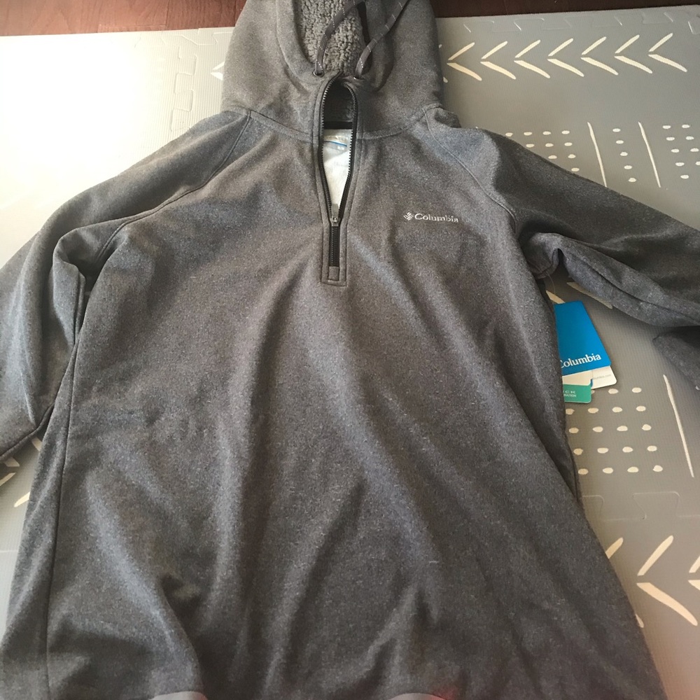 Columbia quarter zip Omni wick hooded top